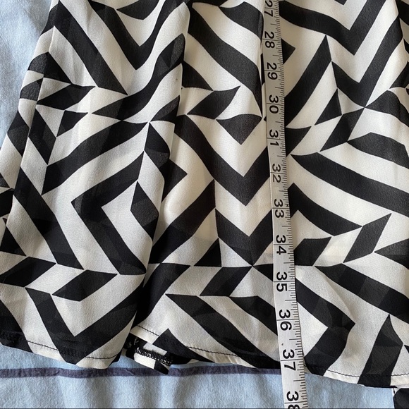NWT Black & White Striped Dress - Picture 10 of 12